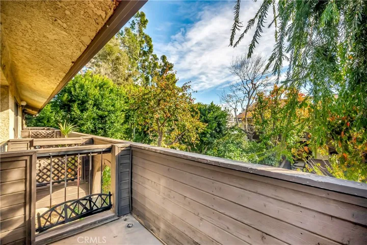 7308 Corbin Avenue G, Reseda, California 91335