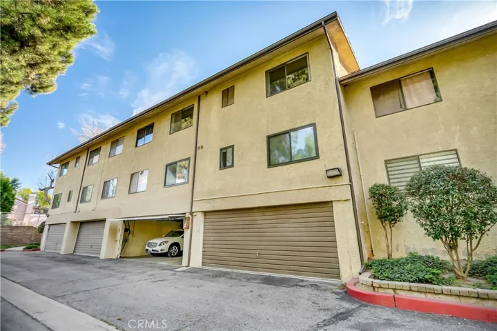 7308 Corbin Avenue G, Reseda, California 91335