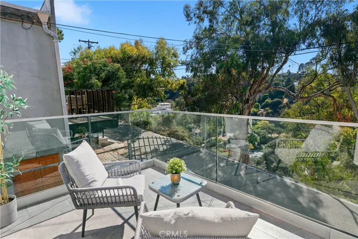 8960 Crescent Drive, Los Angeles, California 90046
