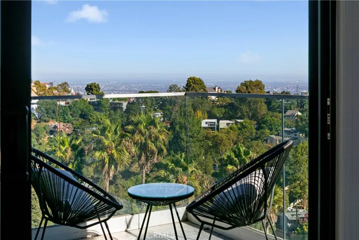 8960 Crescent Drive, Los Angeles, California 90046