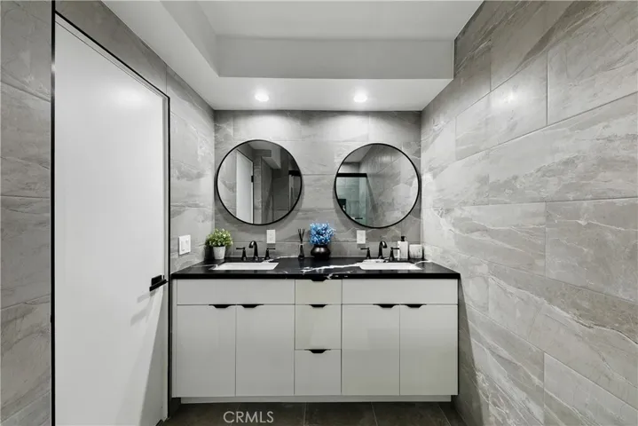 8960 Crescent Drive, Los Angeles, California 90046