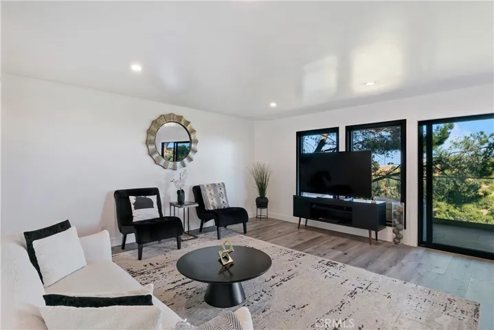 8960 Crescent Drive, Los Angeles, California 90046