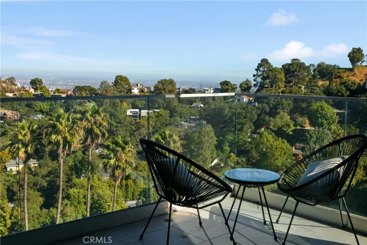 8960 Crescent Drive, Los Angeles, California 90046