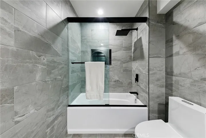 8960 Crescent Drive, Los Angeles, California 90046