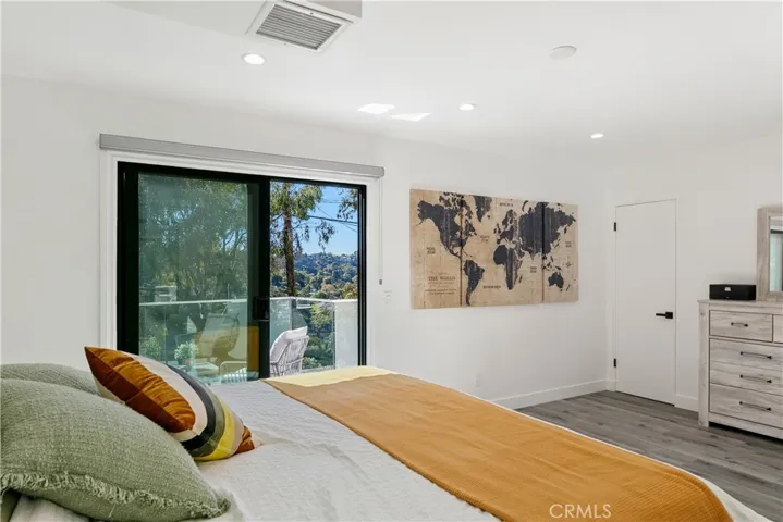 8960 Crescent Drive, Los Angeles, California 90046