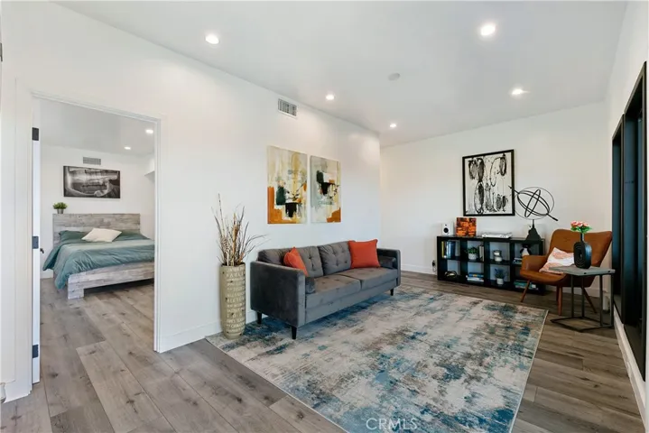 8960 Crescent Drive, Los Angeles, California 90046