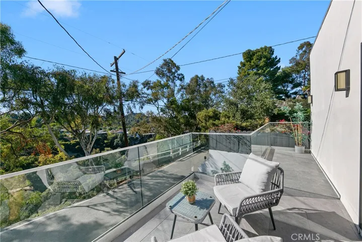 8960 Crescent Drive, Los Angeles, California 90046