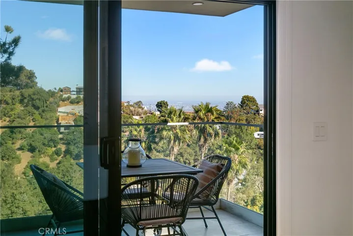 8960 Crescent Drive, Los Angeles, California 90046