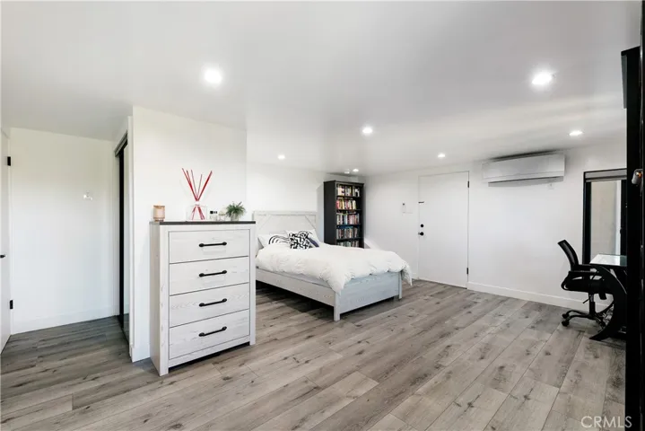 8960 Crescent Drive, Los Angeles, California 90046