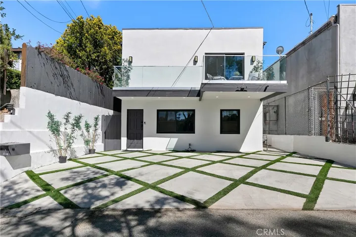 8960 Crescent Drive, Los Angeles, California 90046