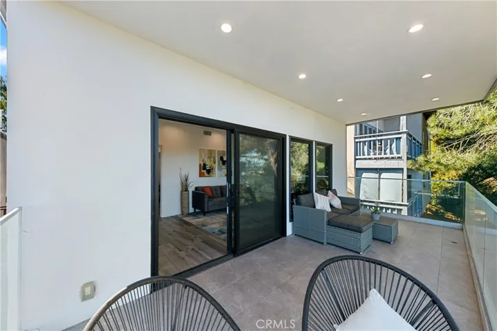 8960 Crescent Drive, Los Angeles, California 90046