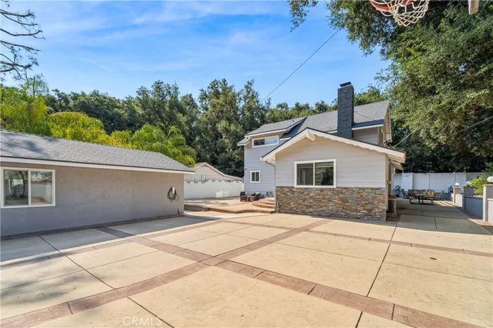21366 Rios Street, Woodland Hills, California 91364