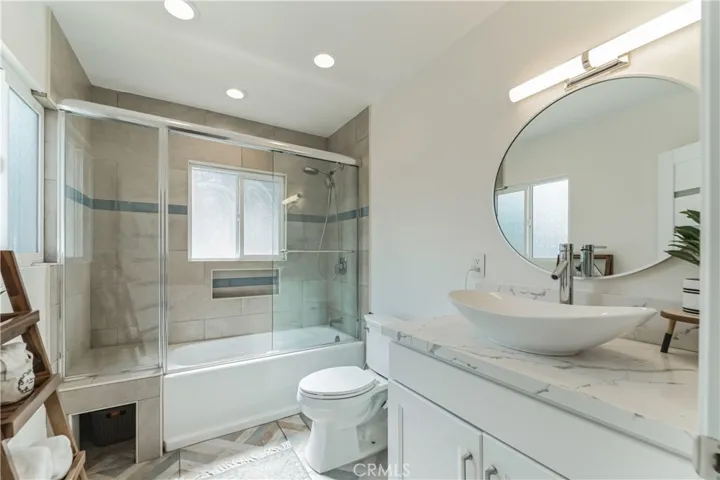 21366 Rios Street, Woodland Hills, California 91364