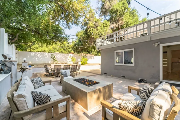 21366 Rios Street, Woodland Hills, California 91364