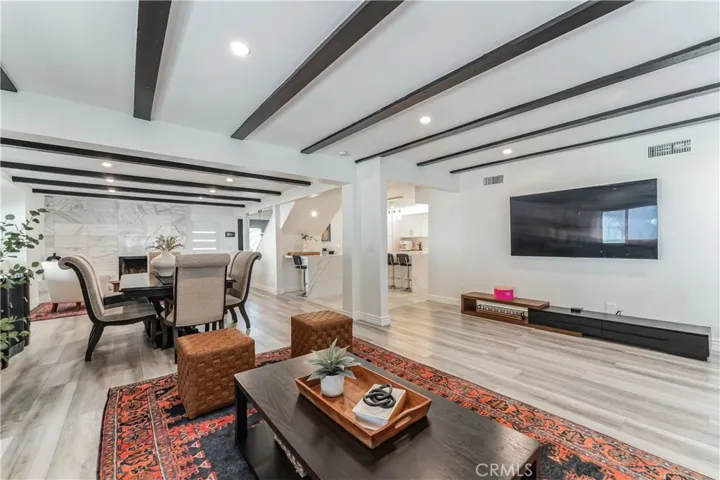 21366 Rios Street, Woodland Hills, California 91364