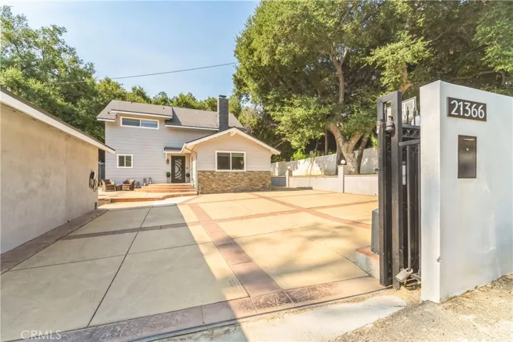 21366 Rios Street, Woodland Hills, California 91364