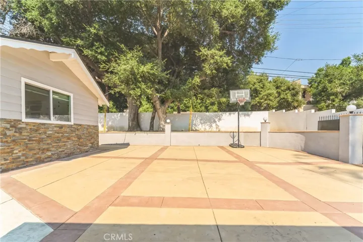 21366 Rios Street, Woodland Hills, California 91364