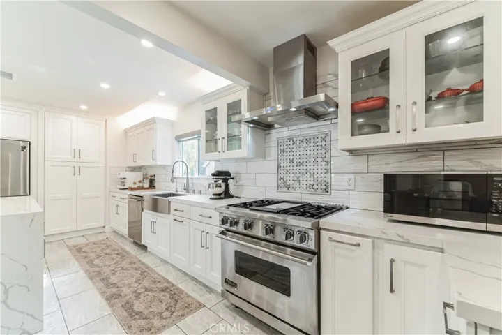 21366 Rios Street, Woodland Hills, California 91364