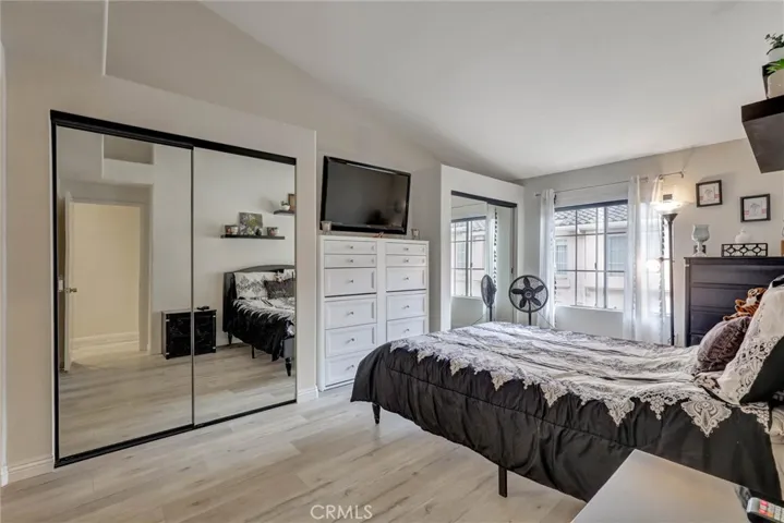 Main Bedroom: TV included, Dual Closets