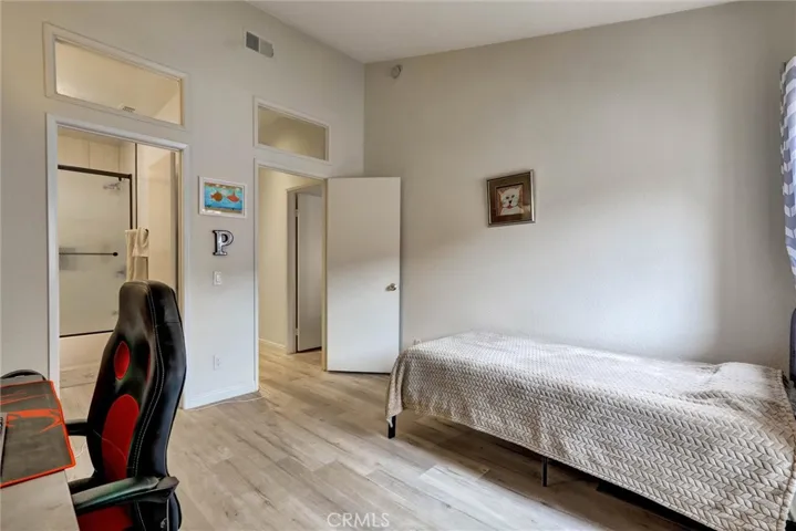 second BR: Spacious