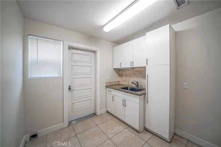 5512 Leghorn, Sherman Oaks, California 91401