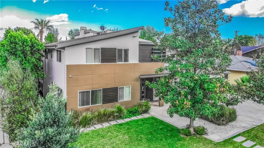 5512 Leghorn, Sherman Oaks, California 91401