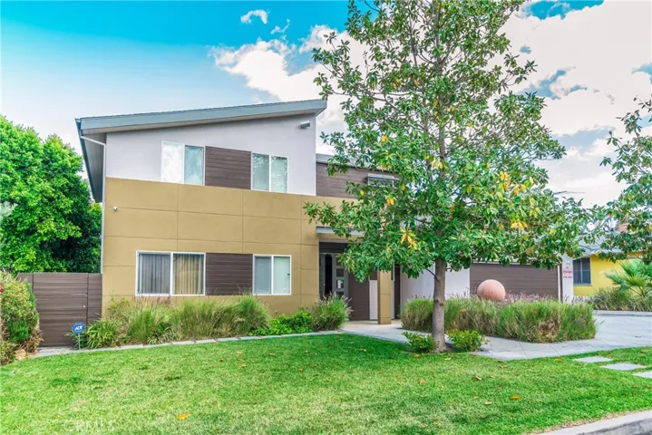 5512 Leghorn, Sherman Oaks, California 91401
