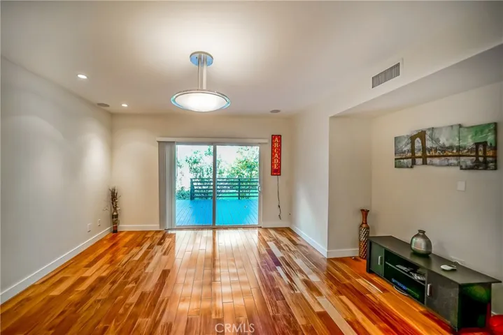 5512 Leghorn, Sherman Oaks, California 91401