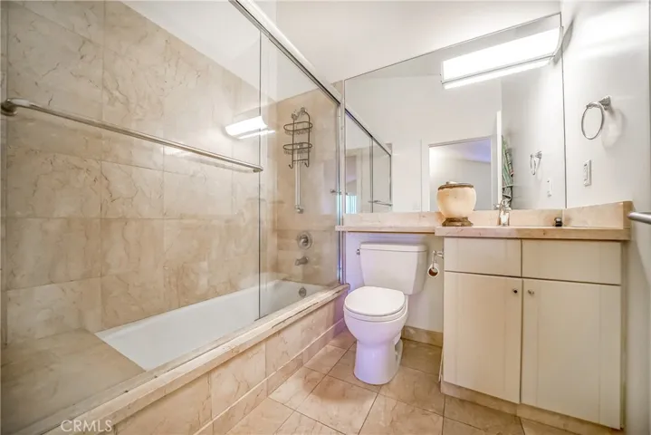 5512 Leghorn, Sherman Oaks, California 91401