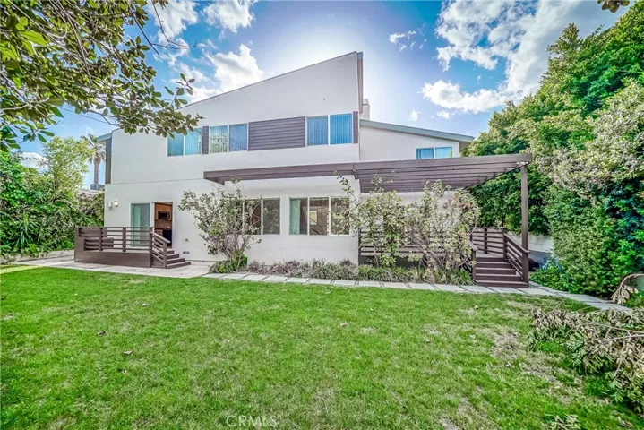5512 Leghorn, Sherman Oaks, California 91401