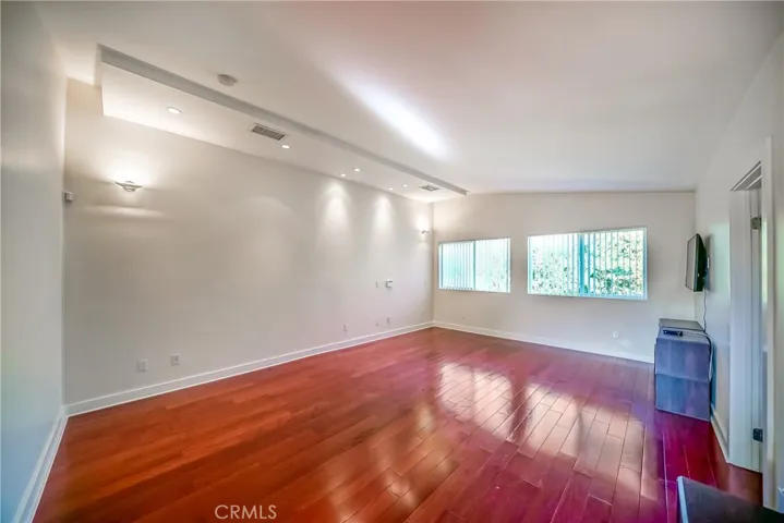 5512 Leghorn, Sherman Oaks, California 91401