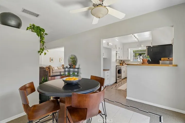 3354 Senasac, Long Beach, California 90808
