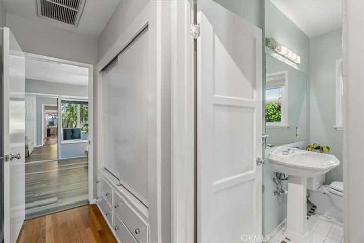 3354 Senasac, Long Beach, California 90808