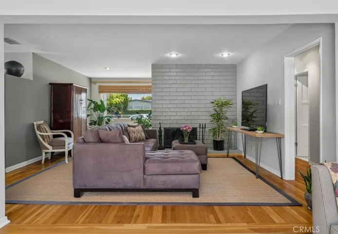 3354 Senasac, Long Beach, California 90808