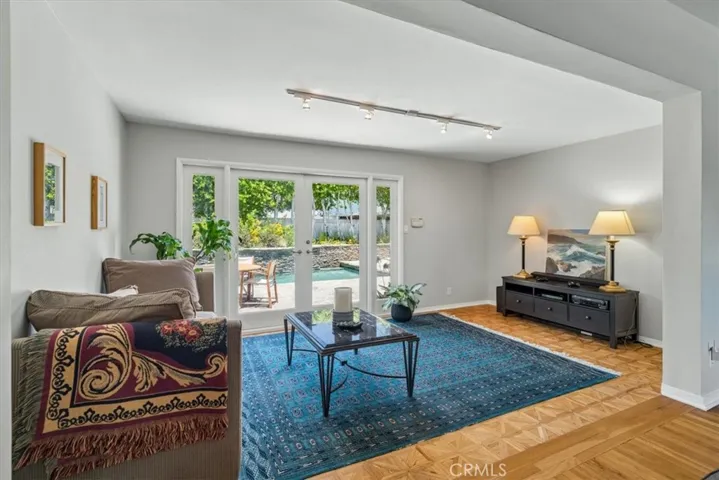 3354 Senasac, Long Beach, California 90808