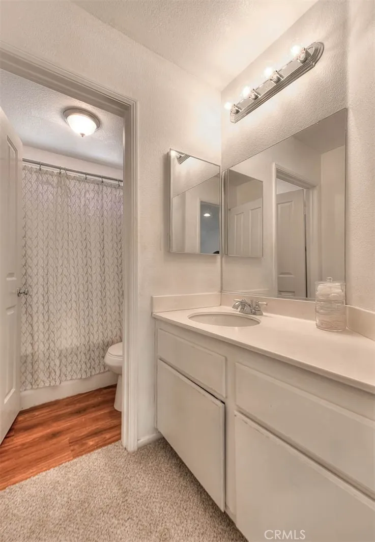 Upstairs Full Guest Bathroom