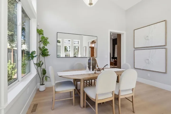 10481 N Stelling Road, Cupertino, California 95014