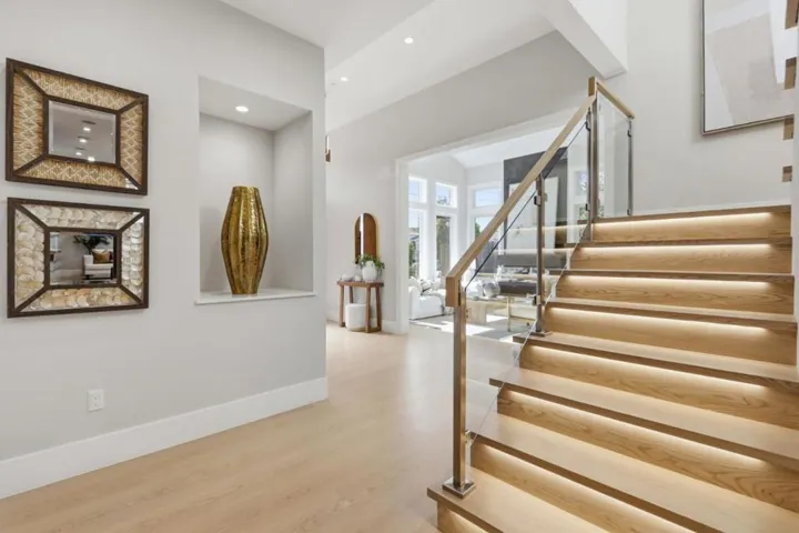 10481 N Stelling Road, Cupertino, California 95014