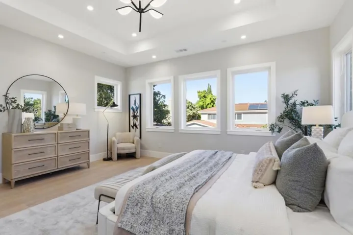 10481 N Stelling Road, Cupertino, California 95014