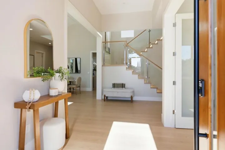 10481 N Stelling Road, Cupertino, California 95014