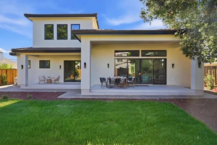 10481 N Stelling Road, Cupertino, California 95014