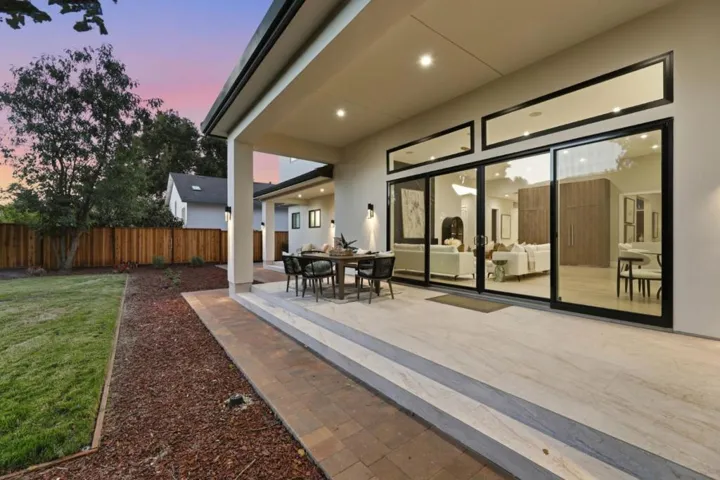 10481 N Stelling Road, Cupertino, California 95014