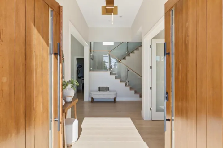 10481 N Stelling Road, Cupertino, California 95014