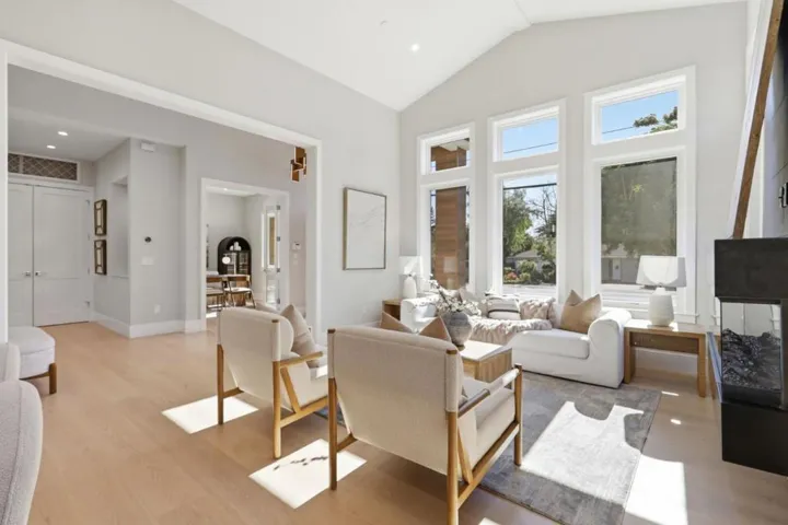 10481 N Stelling Road, Cupertino, California 95014
