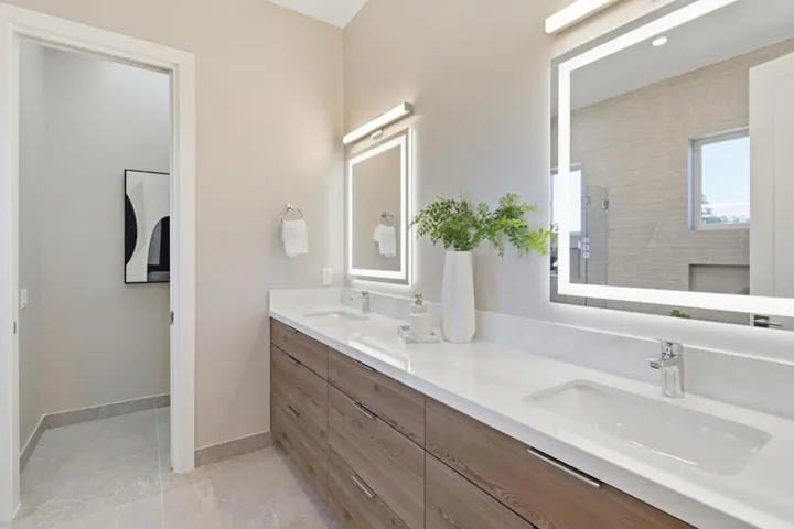 10481 N Stelling Road, Cupertino, California 95014