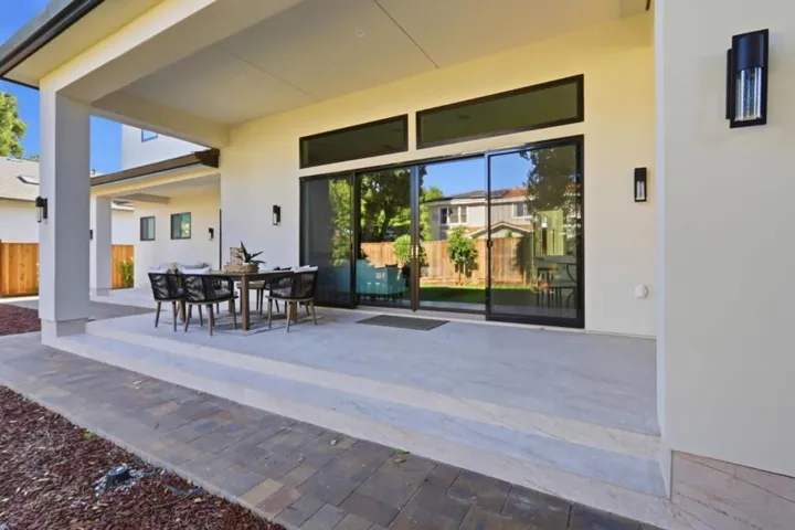 10481 N Stelling Road, Cupertino, California 95014