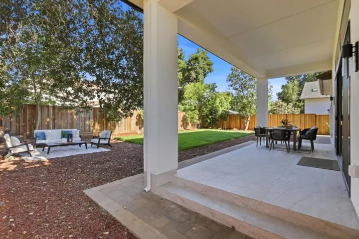 10481 N Stelling Road, Cupertino, California 95014