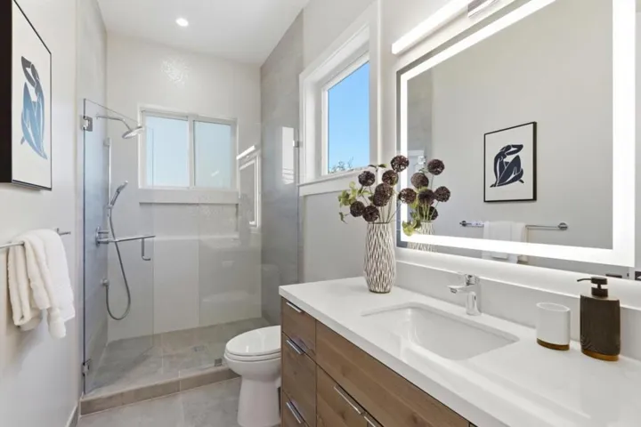 10481 N Stelling Road, Cupertino, California 95014
