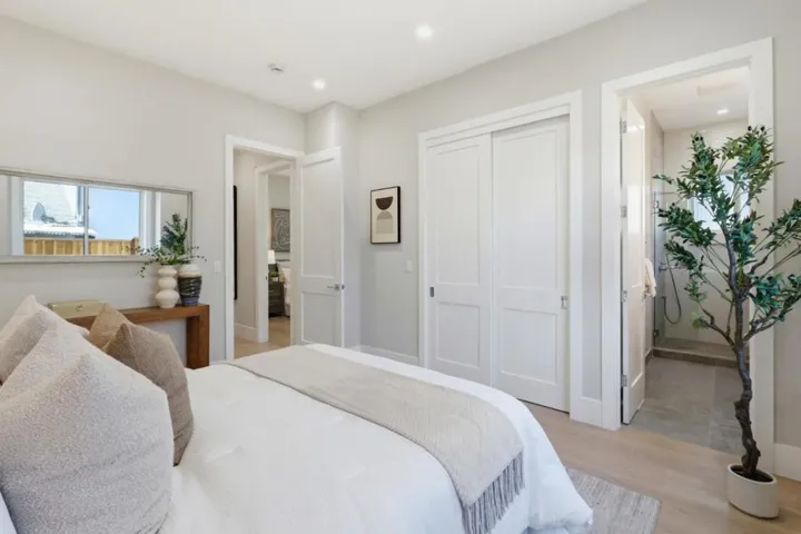 10481 N Stelling Road, Cupertino, California 95014