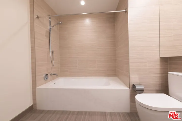 877 Francisco Street 1625, Los Angeles, California 90017